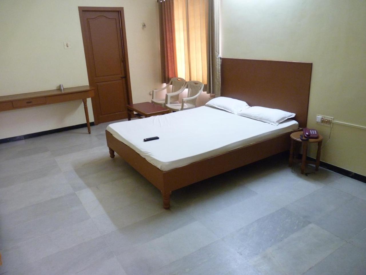 Nanda Lodge Mettuppalaiyam  Luaran gambar