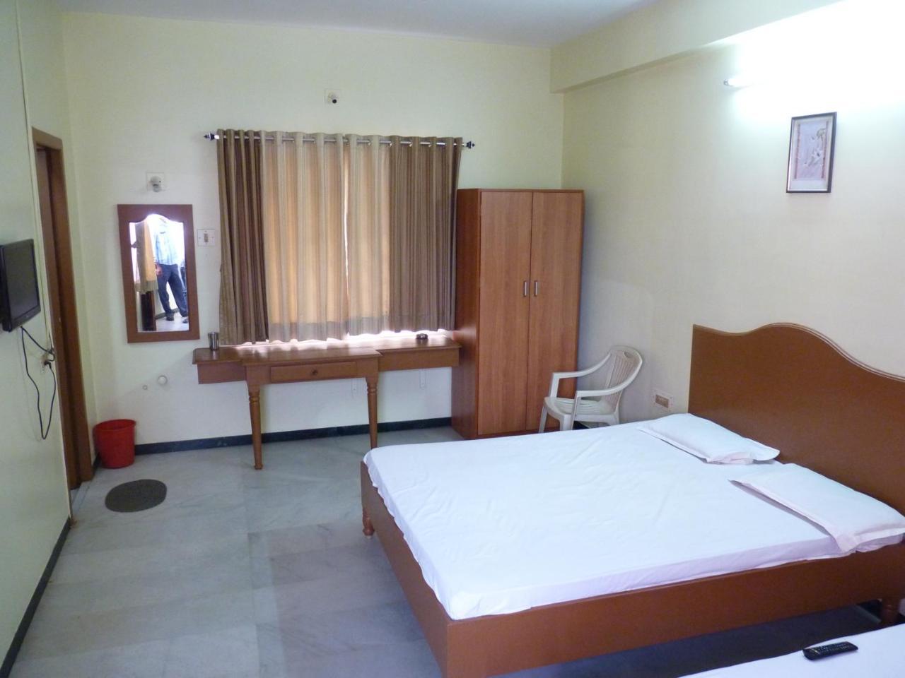 Nanda Lodge Mettuppalaiyam  Luaran gambar