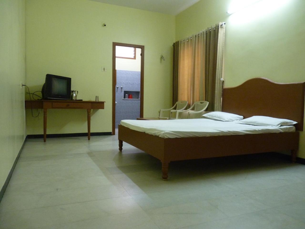 Nanda Lodge Mettuppalaiyam  Luaran gambar