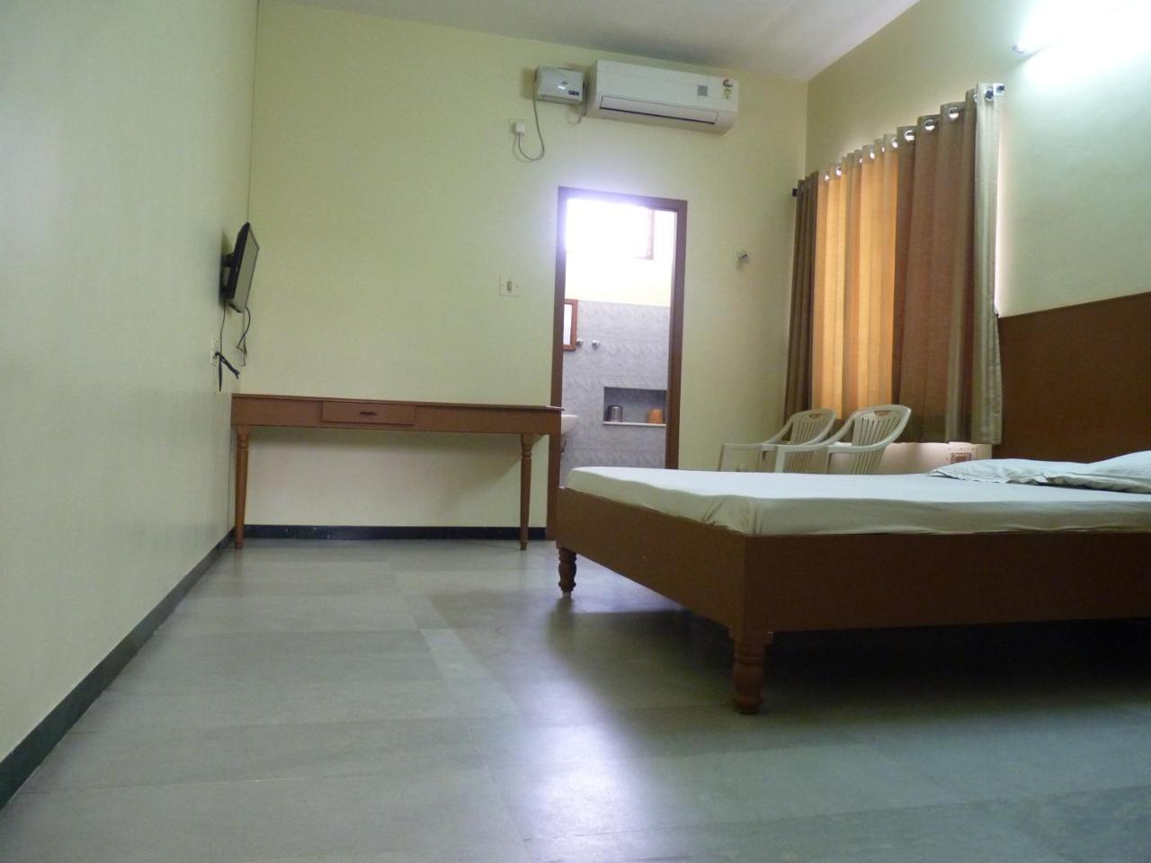 Nanda Lodge Mettuppalaiyam  Luaran gambar